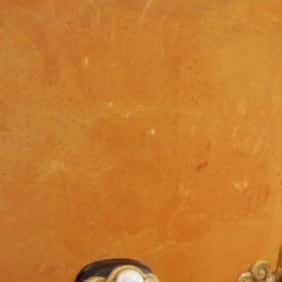 Gold venetian plaster wall-4